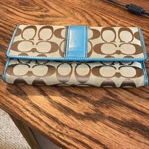 COPY - Large Coach wallet